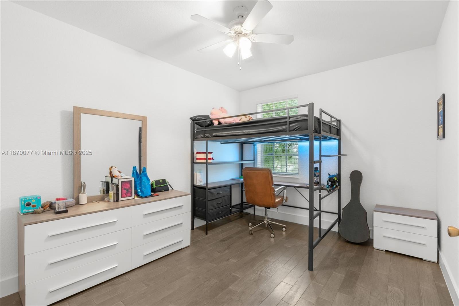 KENSINGTON MANOR - Residential