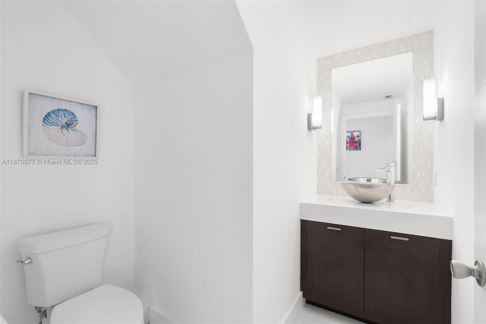 KENSINGTON MANOR - Residential