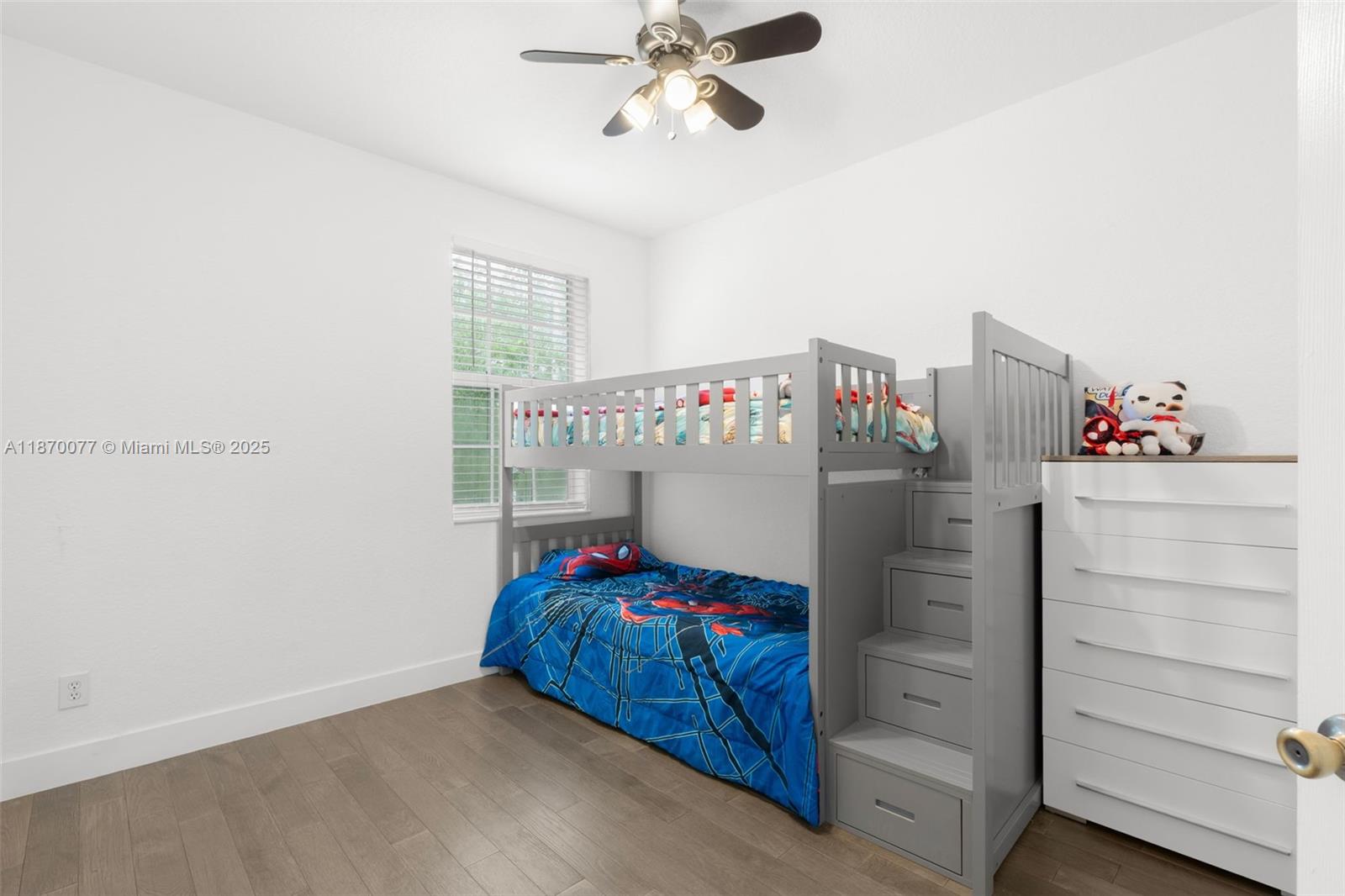 KENSINGTON MANOR - Residential