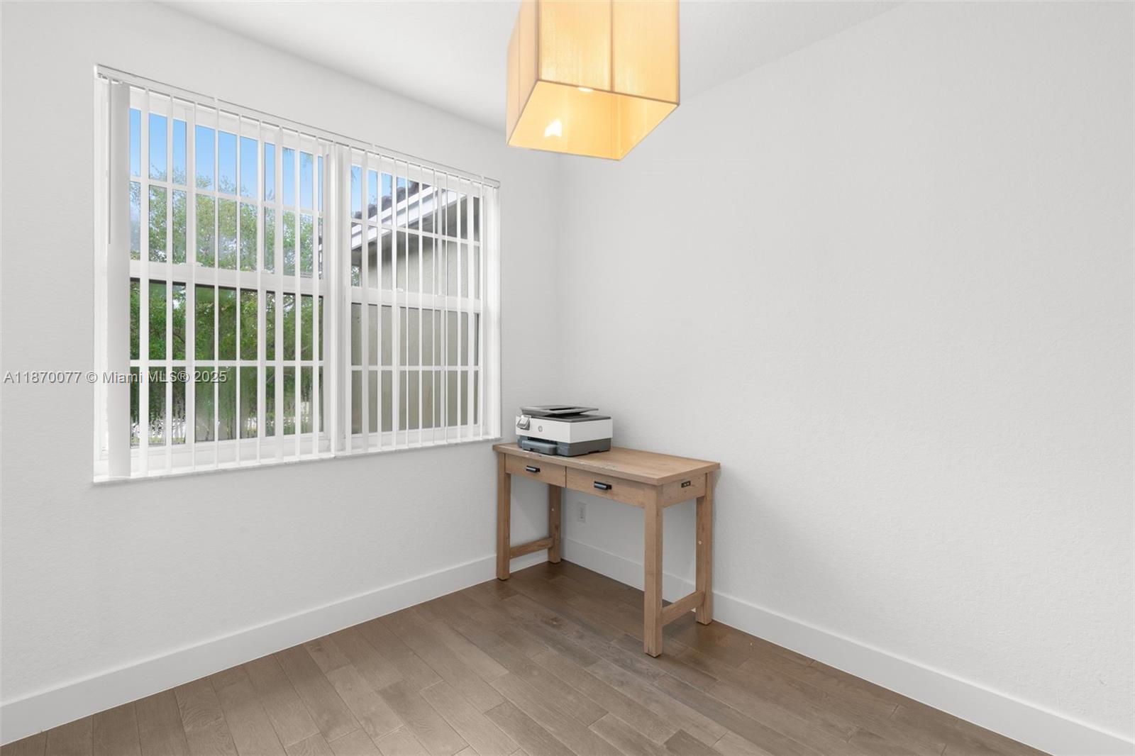 KENSINGTON MANOR - Residential