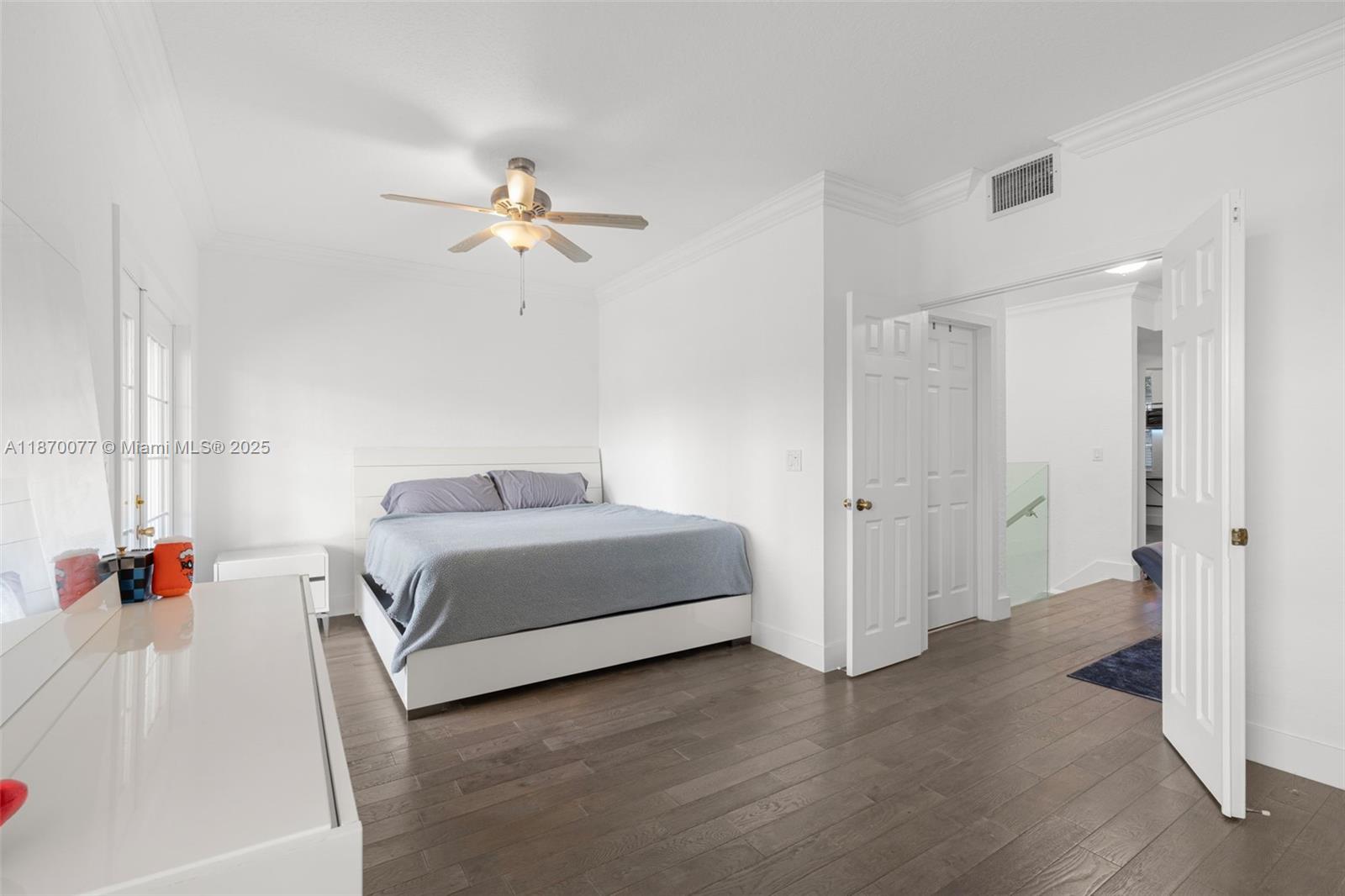 KENSINGTON MANOR - Residential