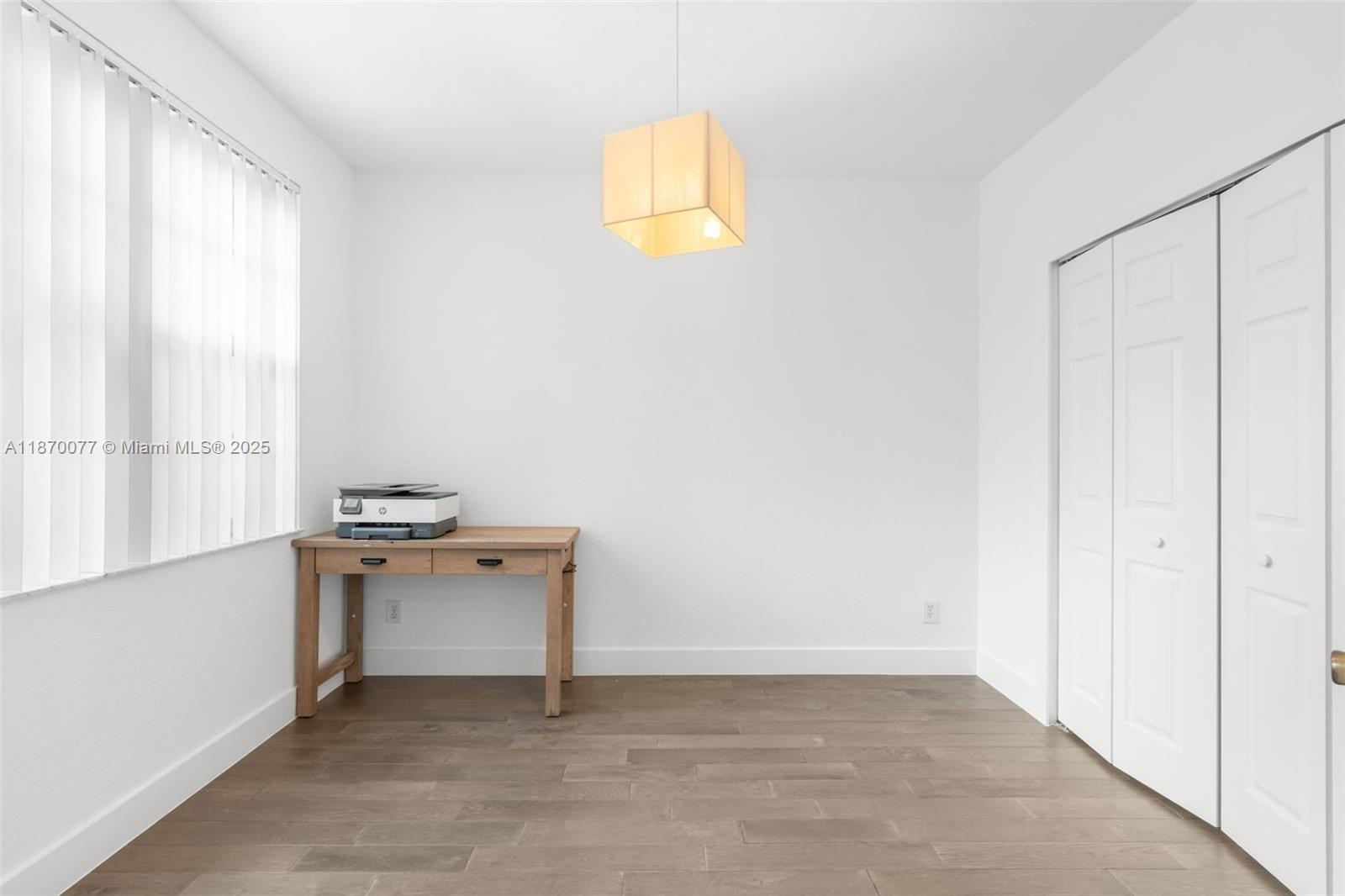 KENSINGTON MANOR - Residential