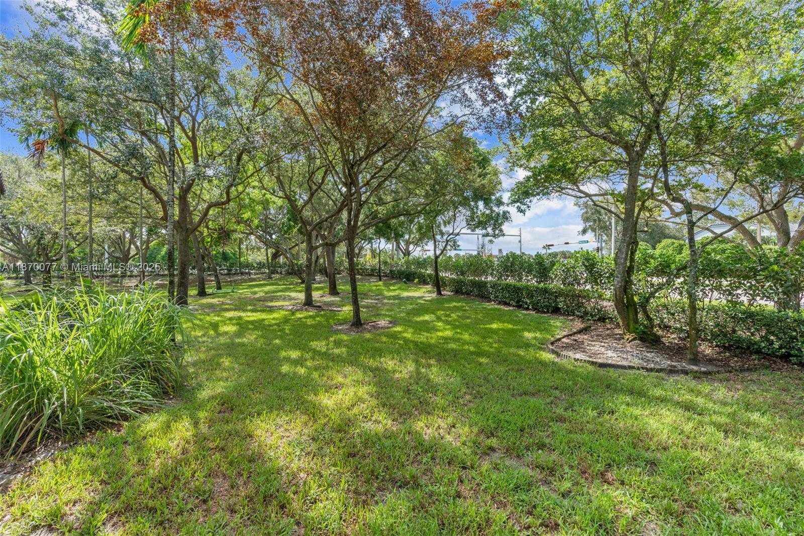 KENSINGTON MANOR - Residential