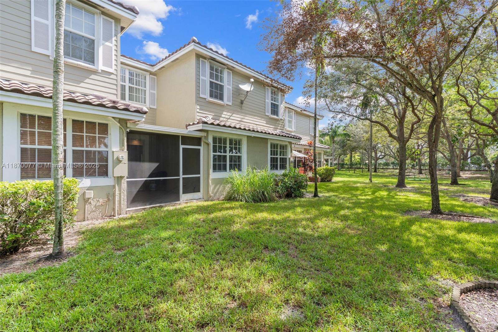 KENSINGTON MANOR - Residential