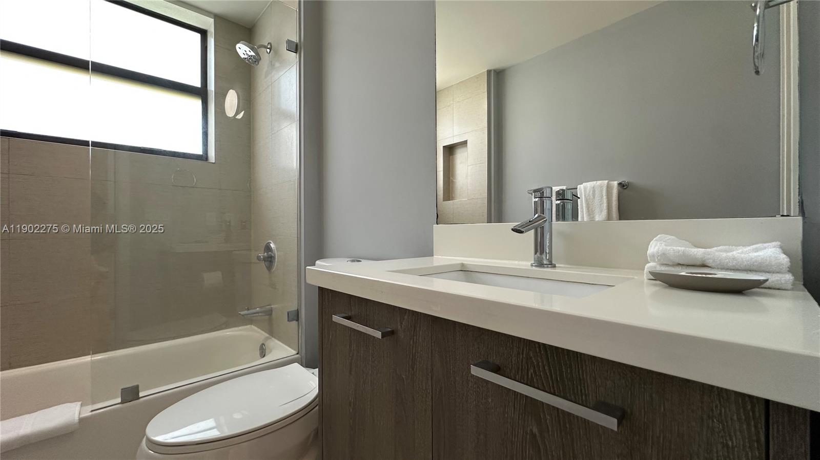 BAY BREEZE RESIDENCES CON - Residential