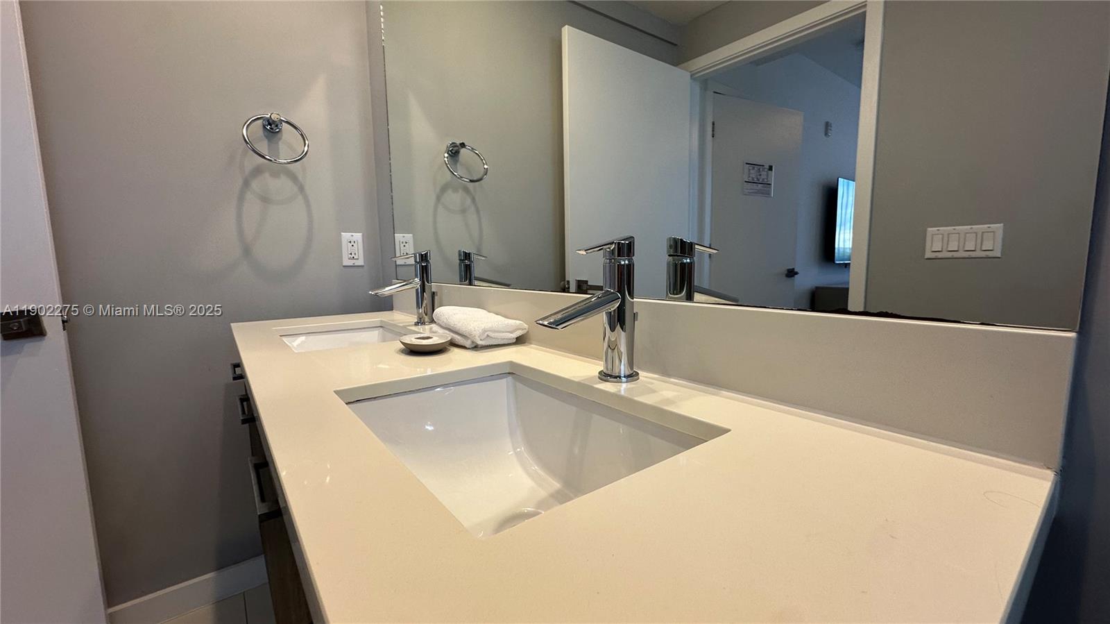 BAY BREEZE RESIDENCES CON - Residential