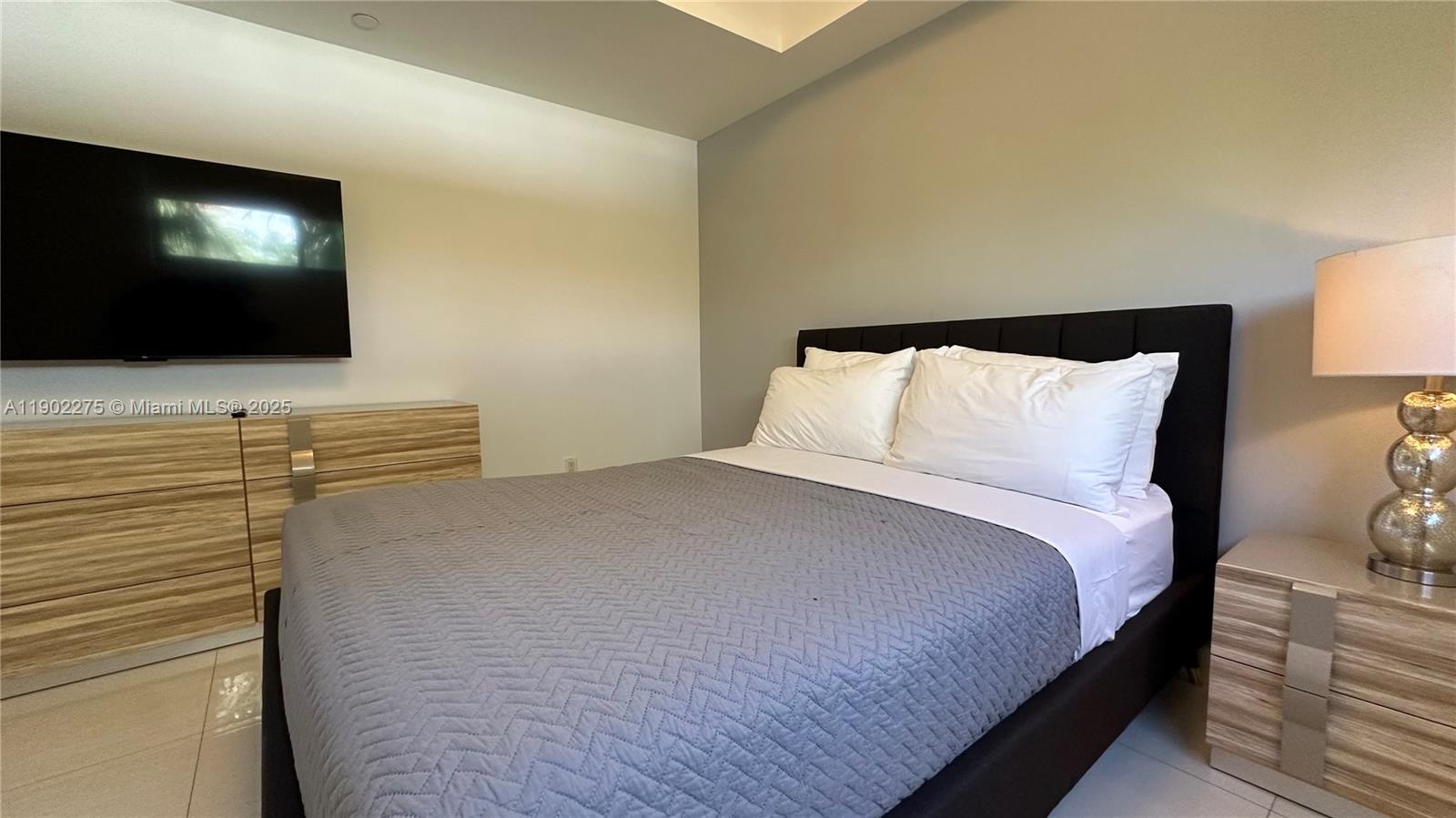 BAY BREEZE RESIDENCES CON - Residential