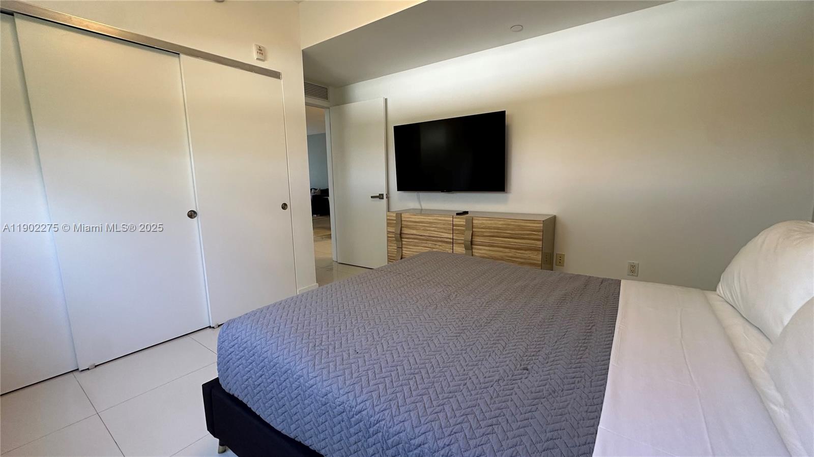 BAY BREEZE RESIDENCES CON - Residential