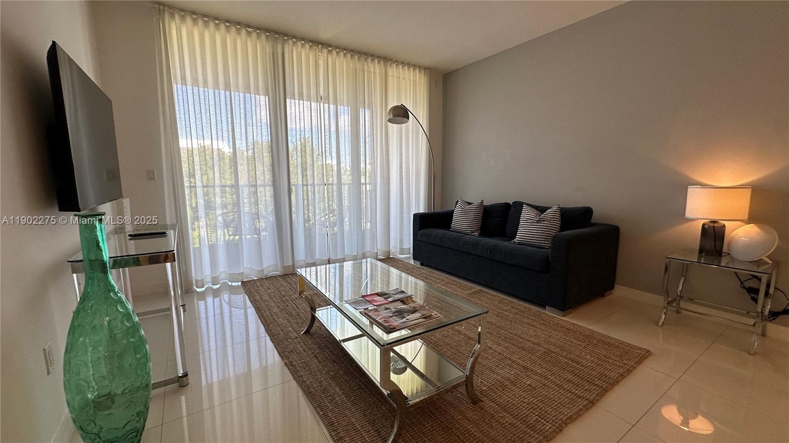 BAY BREEZE RESIDENCES CON - Residential