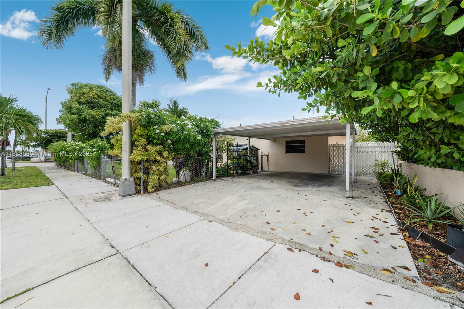 190 E 16th St, Hialeah, FL, 33010/$1,200,000 4 190 E 16th St