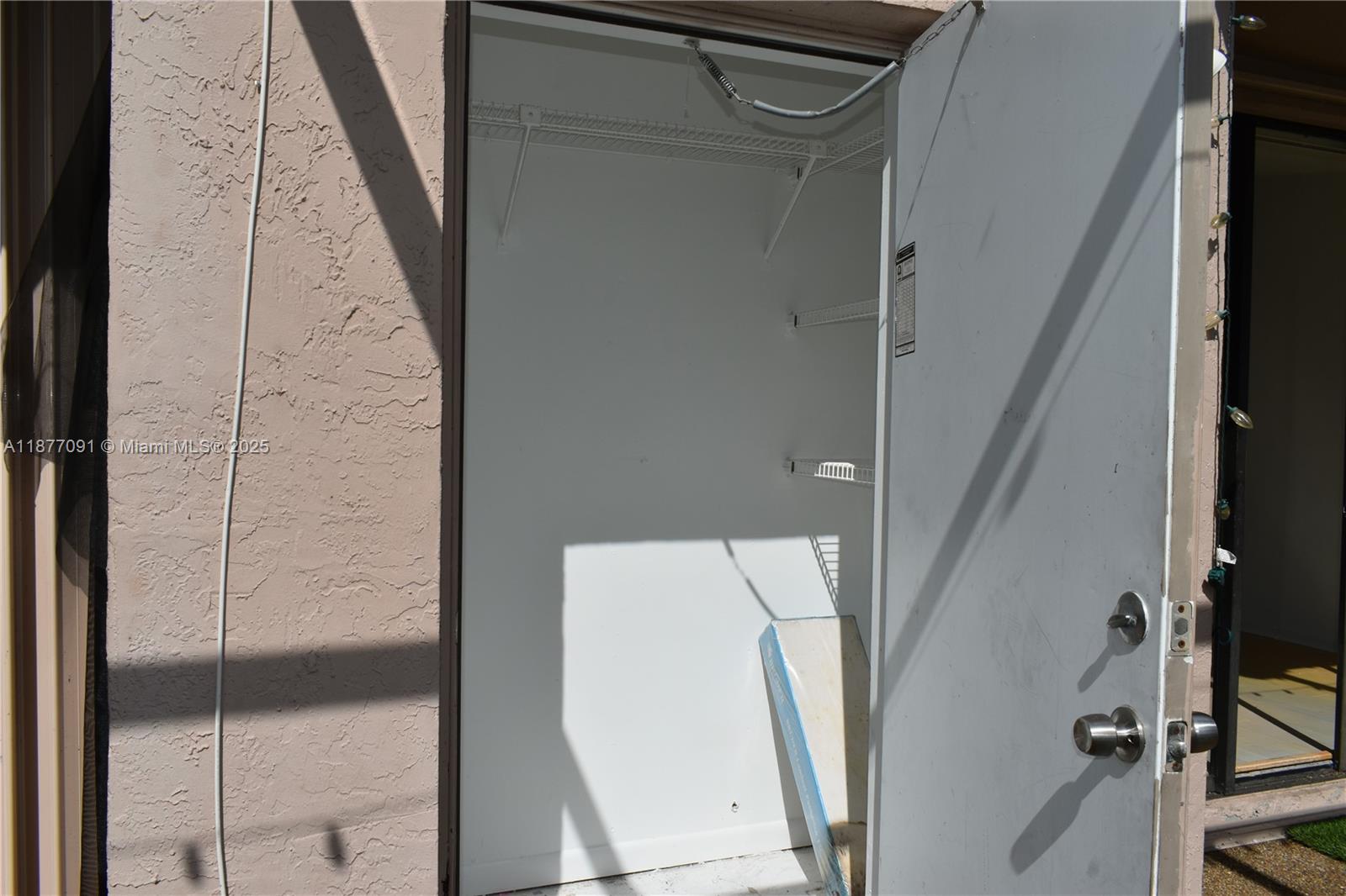 PEMBROKE LAKES SECTION SE - Residential Lease