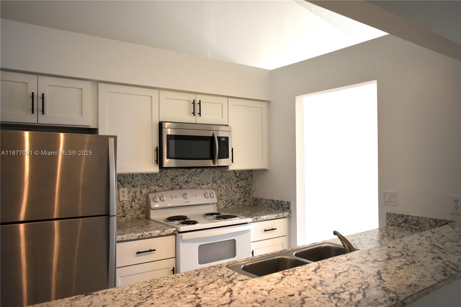 PEMBROKE LAKES SECTION SE - Residential Lease