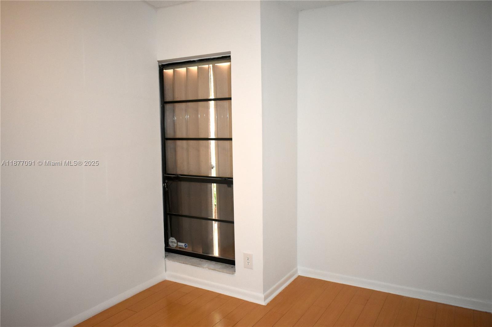 PEMBROKE LAKES SECTION SE - Residential Lease