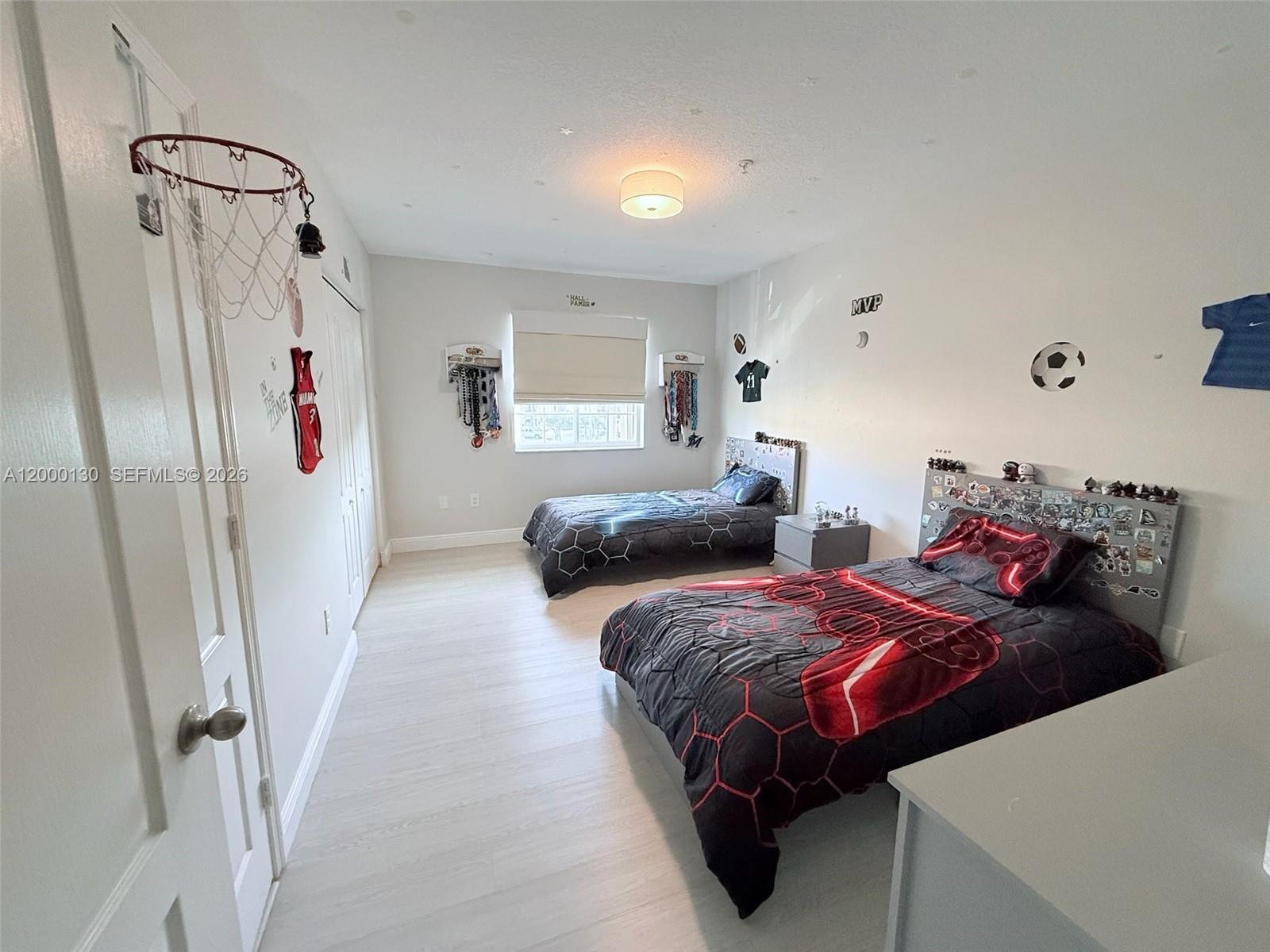 POINCIANA LAKES VILLAS CO - Residential