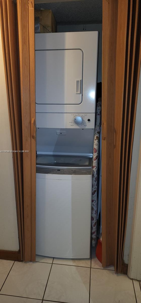 HIGHLANDS AT KENDALL LKS - Residential