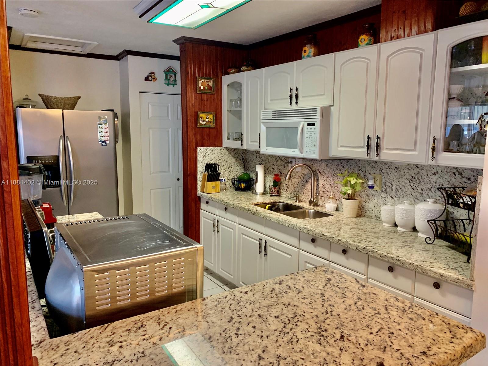 DAVIE HEIGHTS - Residential Lease