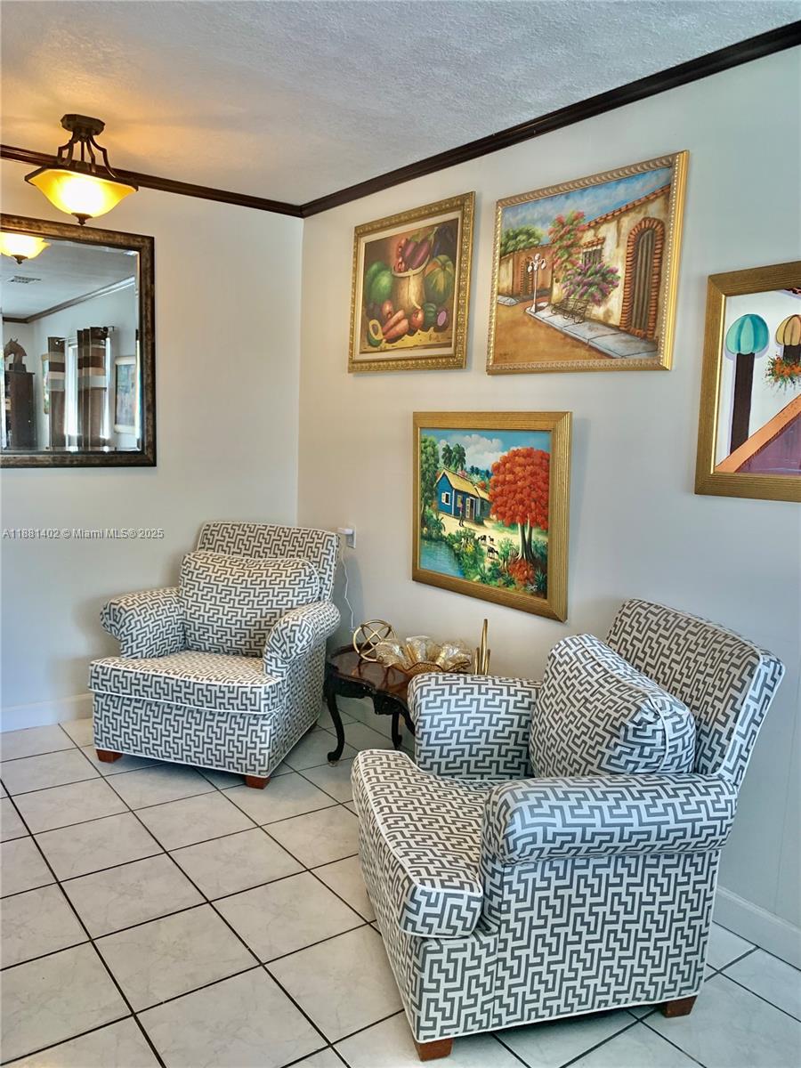 DAVIE HEIGHTS - Residential Lease