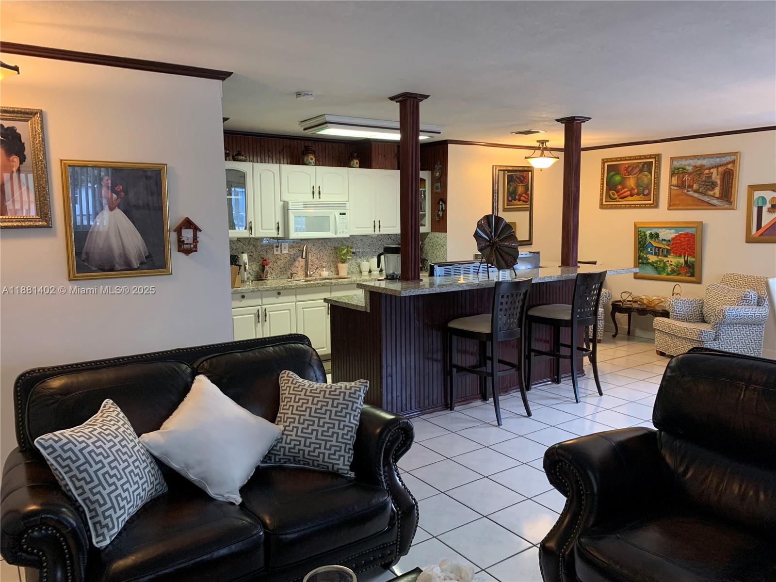 DAVIE HEIGHTS - Residential Lease