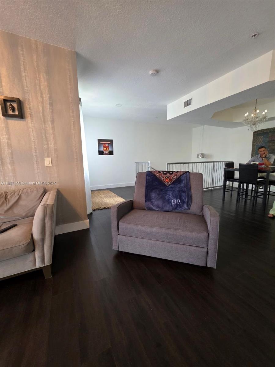 THE COURTS AT DORAL ISLES - Residential