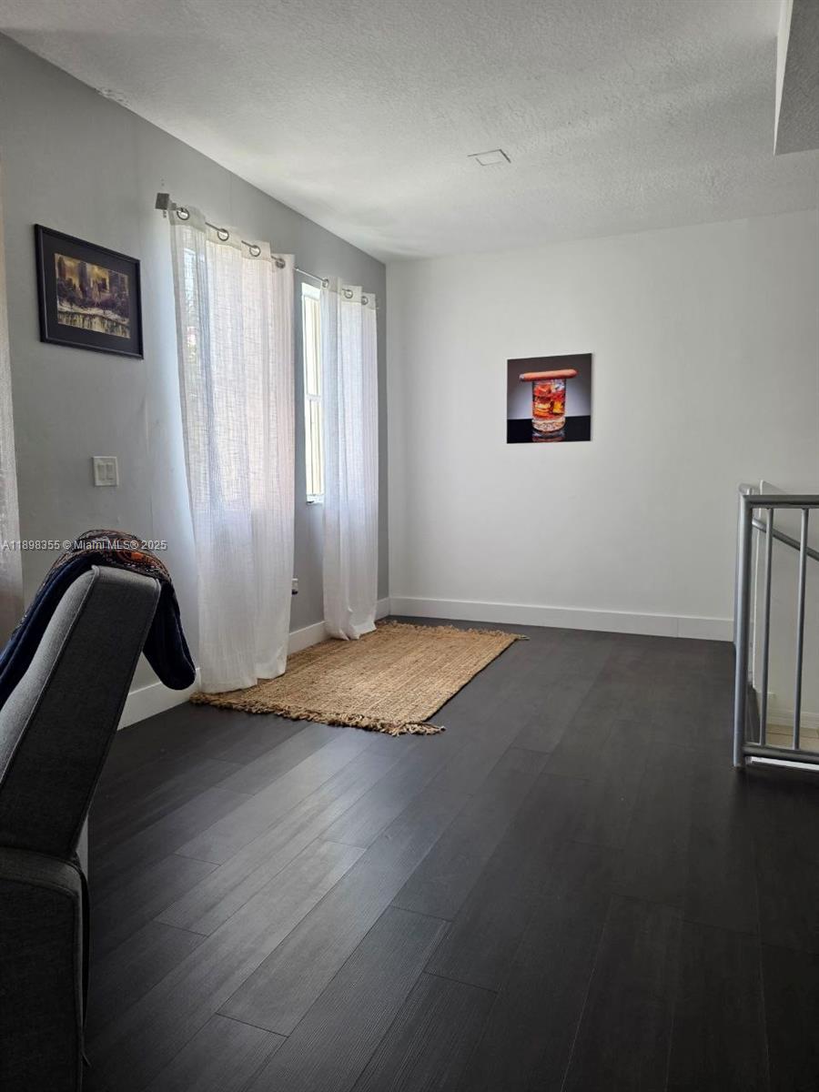 THE COURTS AT DORAL ISLES - Residential