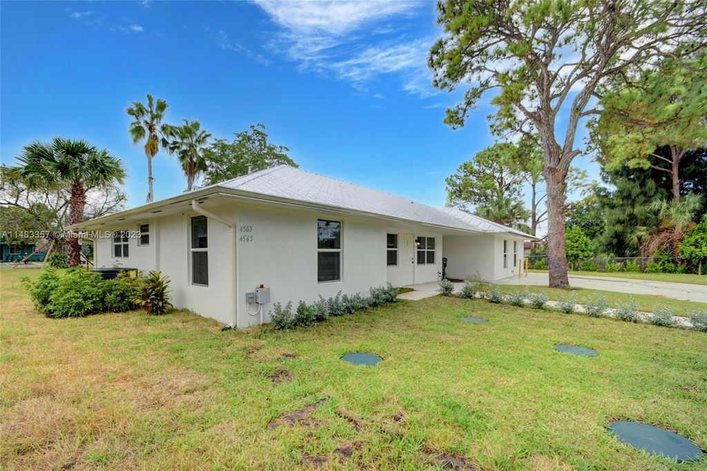 Photo of 4563 Gulfstream Rd #4563, Lake Worth, FL 33461 (MLS # A11483357)