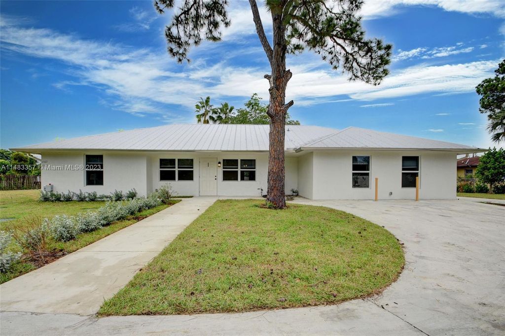 Photo of 4563 Gulfstream Rd #4563, Lake Worth, FL 33461 (MLS # A11483357)