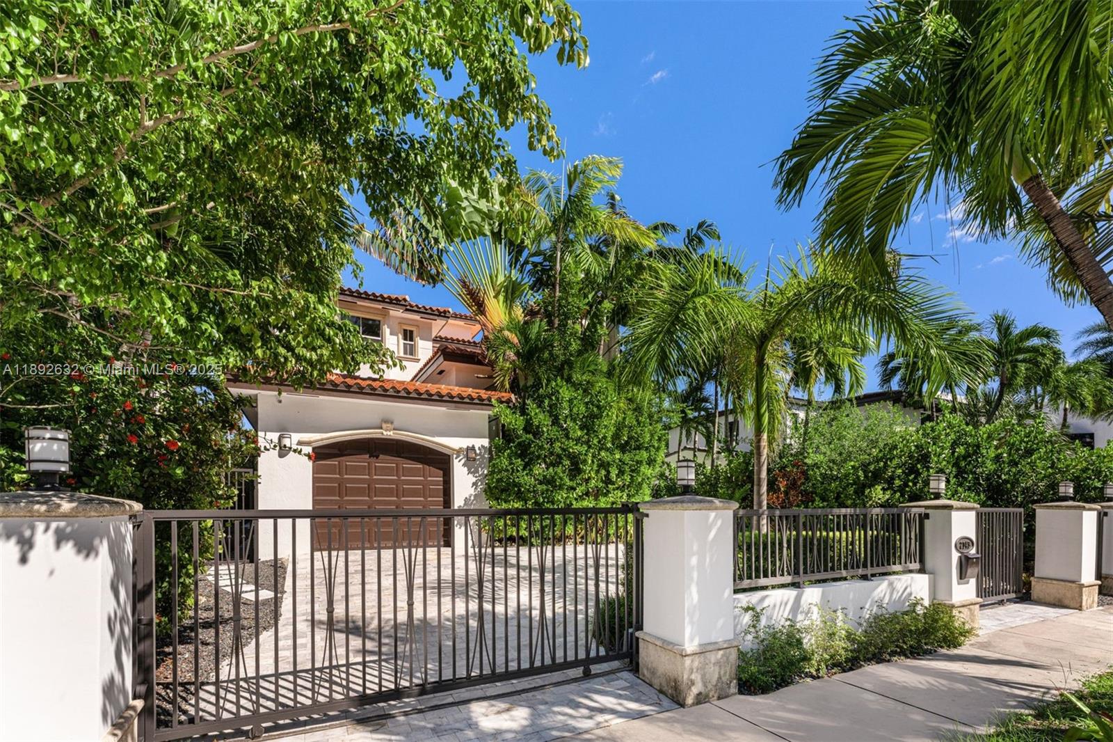 SUNSET LAKE - Residential Lease