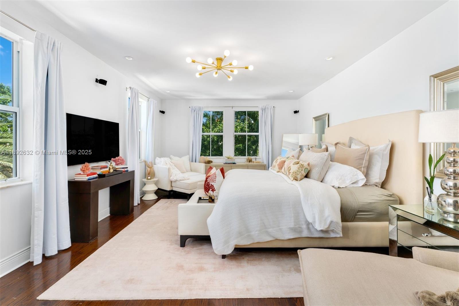 SUNSET LAKE - Residential Lease
