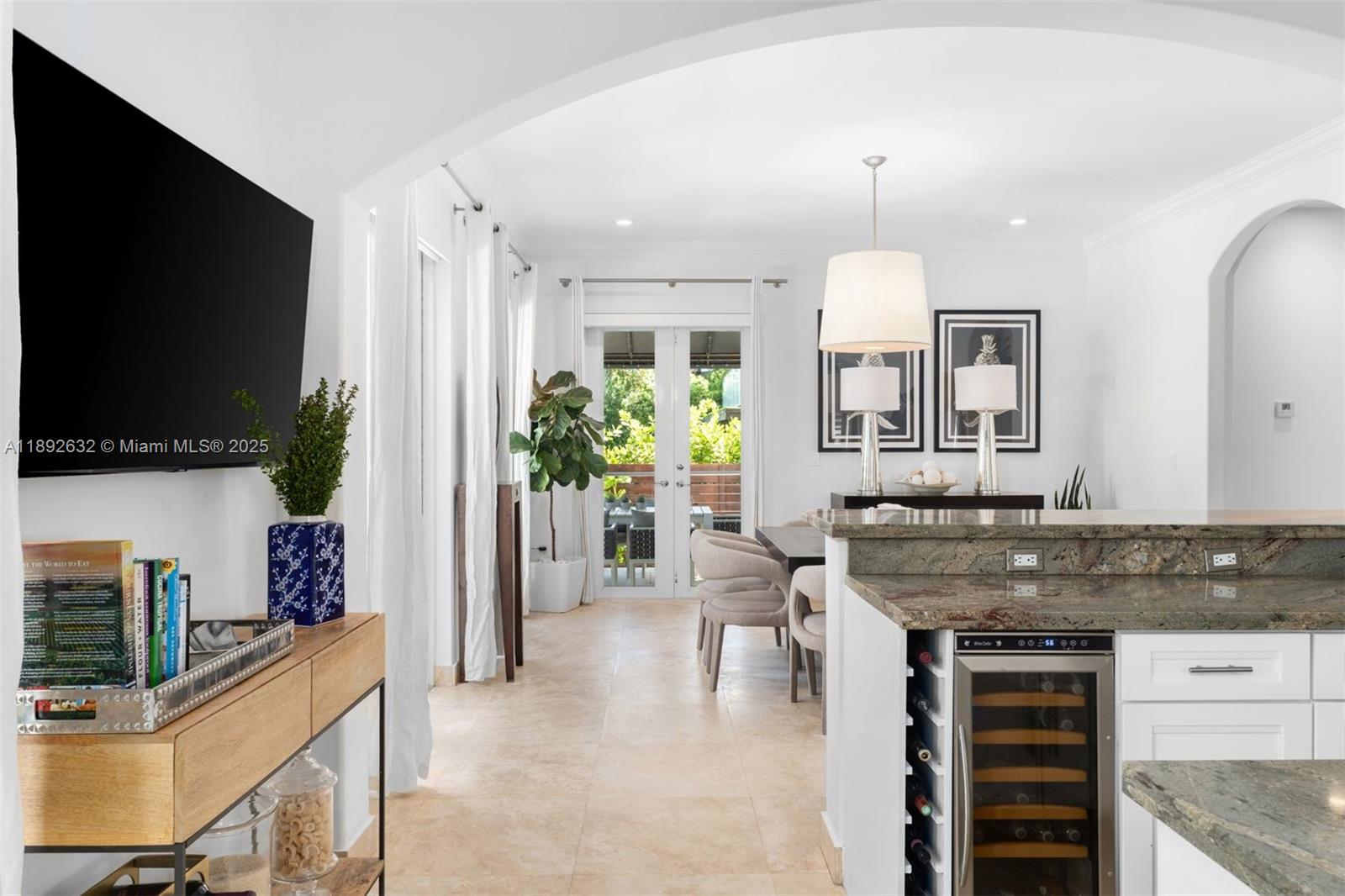 SUNSET LAKE - Residential Lease