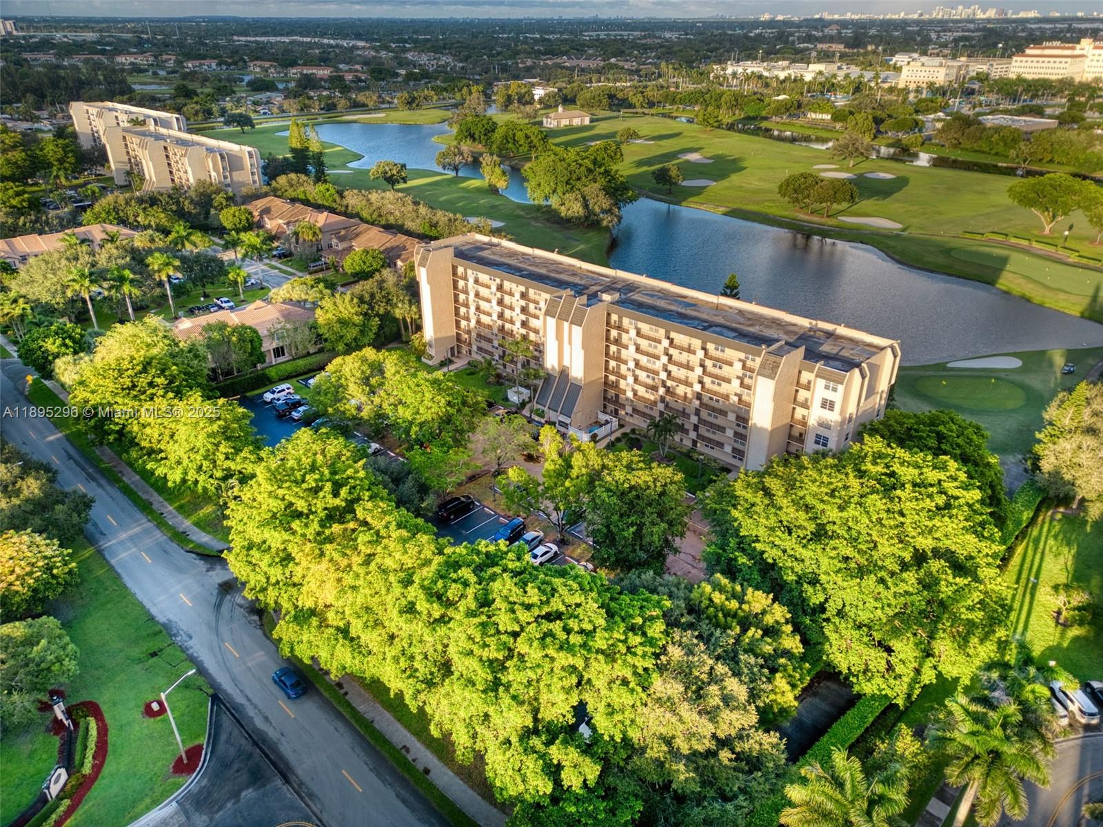 ROLLING HILLS GOLF AND - Residential
