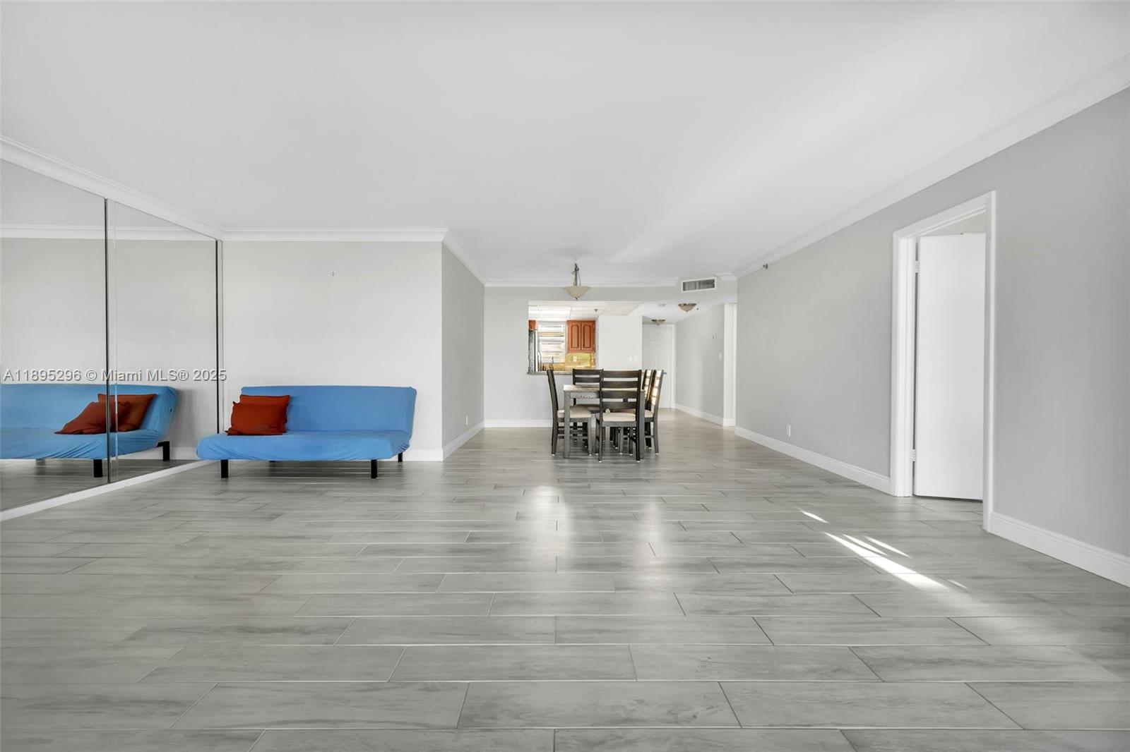 ROLLING HILLS GOLF AND - Residential