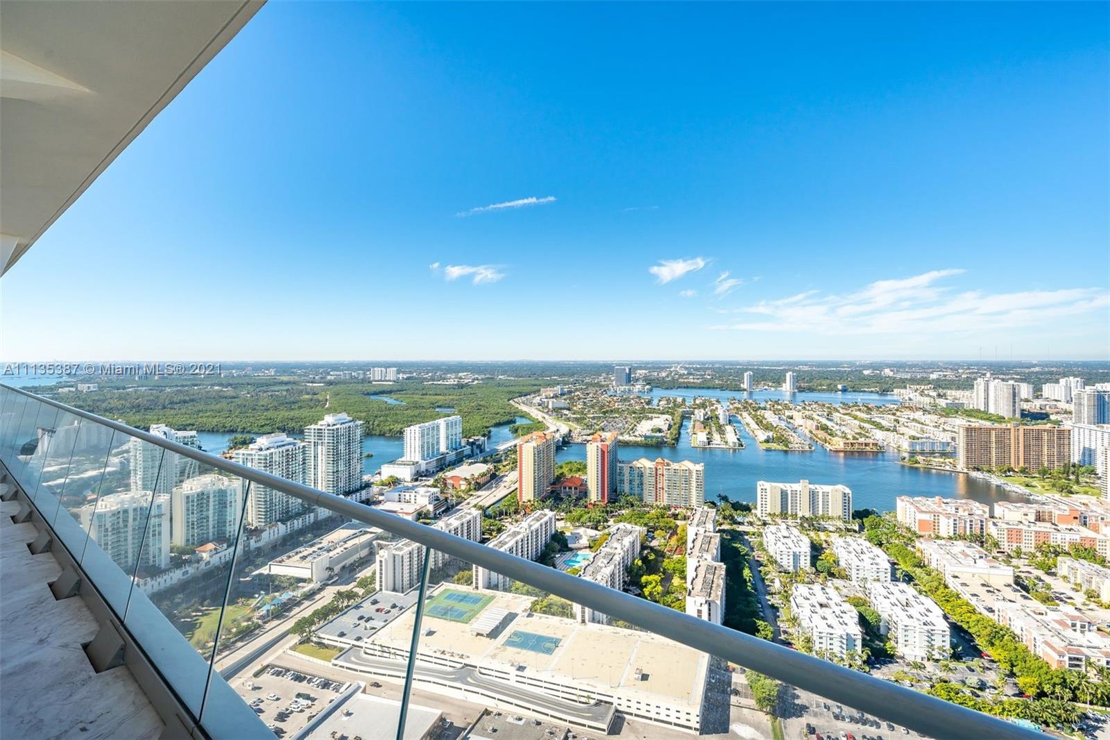 JADE SIGNATURE CONDO - Residential