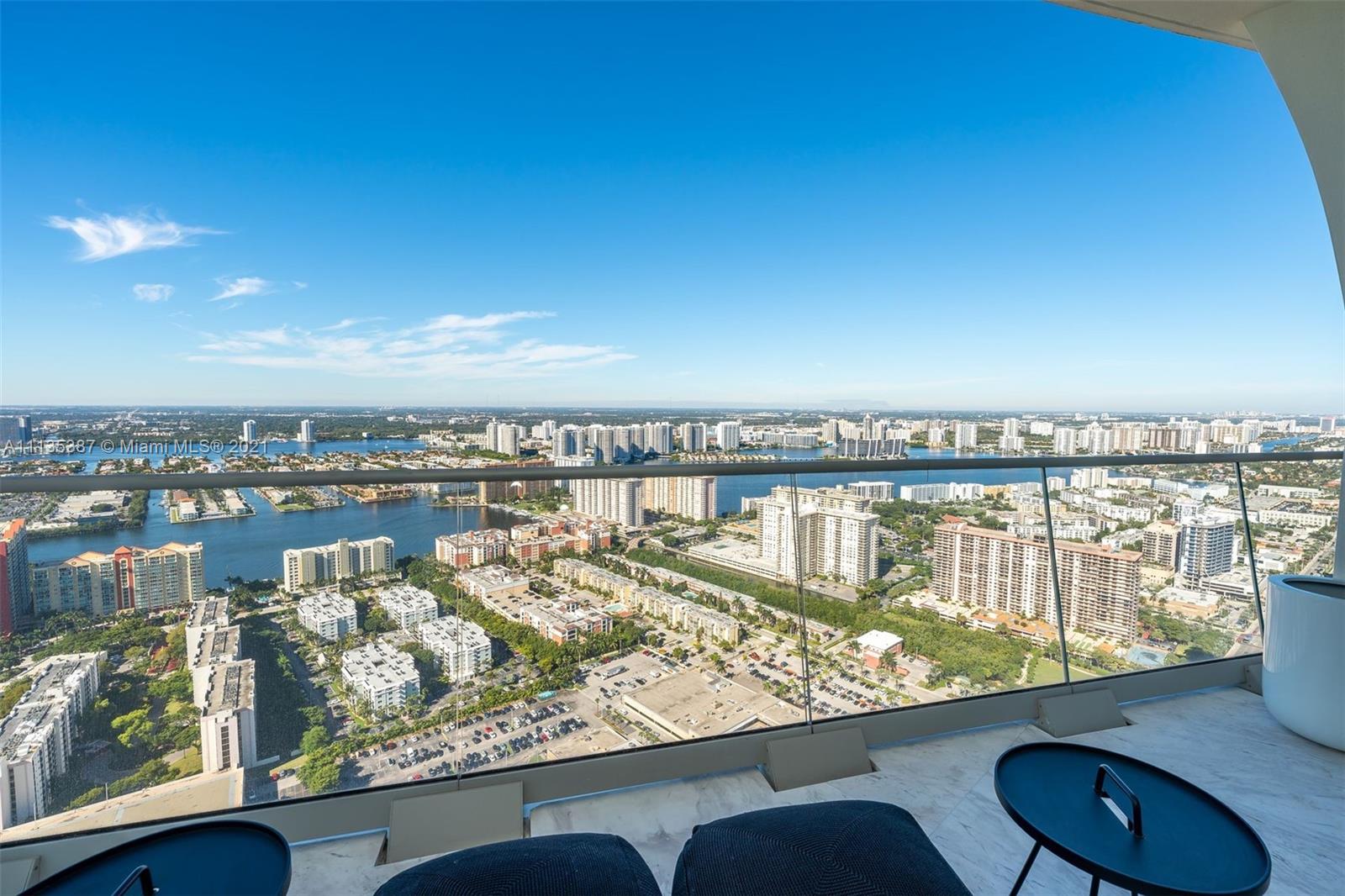 JADE SIGNATURE CONDO - Residential