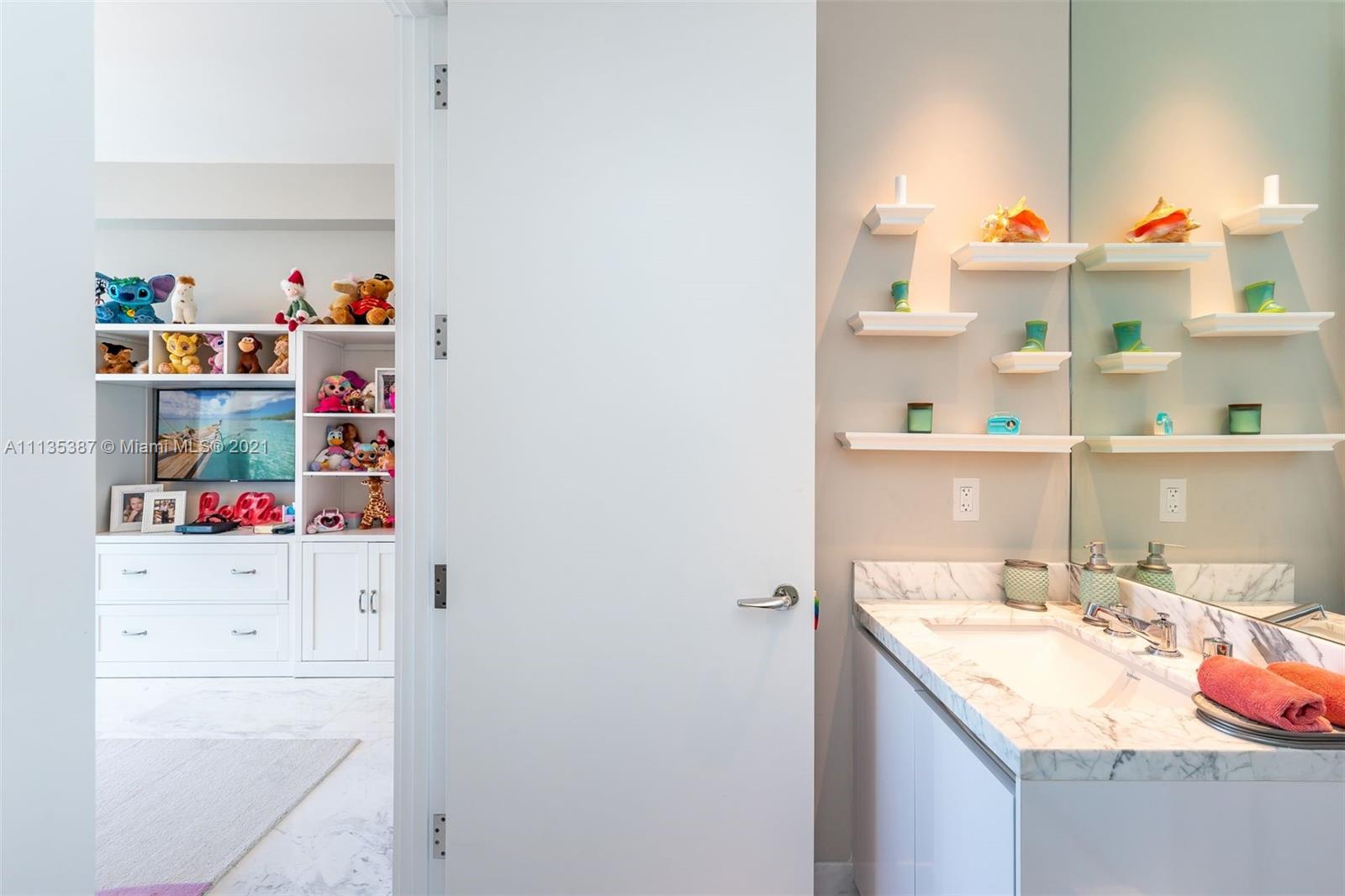 JADE SIGNATURE CONDO - Residential