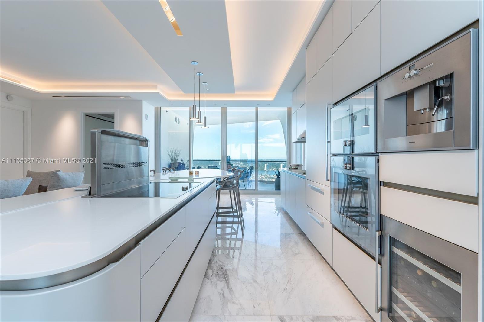 JADE SIGNATURE CONDO - Residential