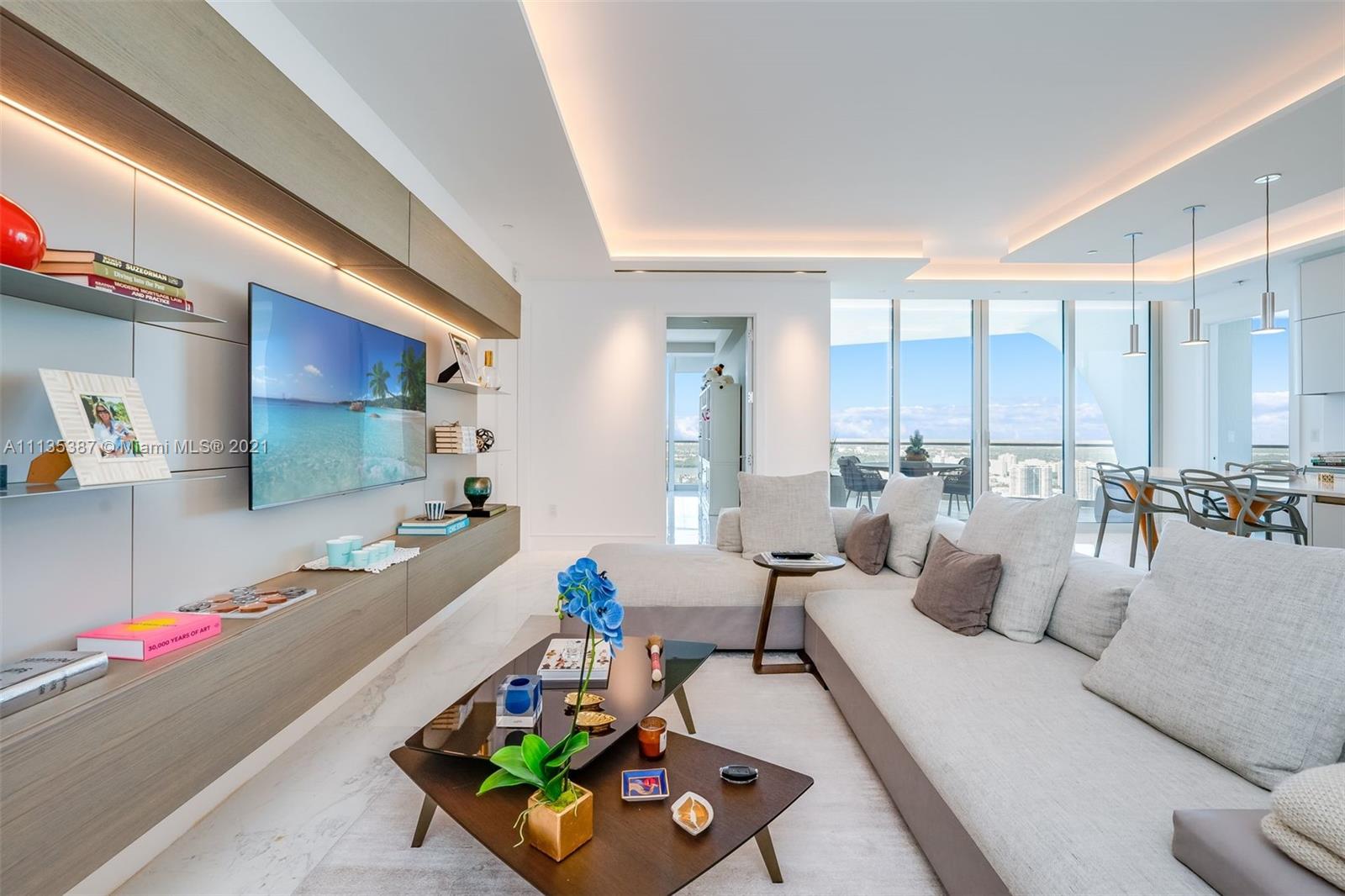 JADE SIGNATURE CONDO - Residential