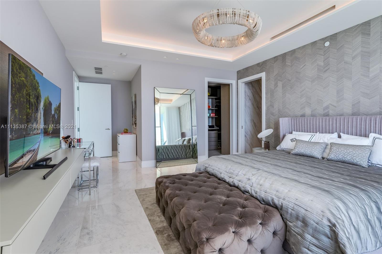 JADE SIGNATURE CONDO - Residential