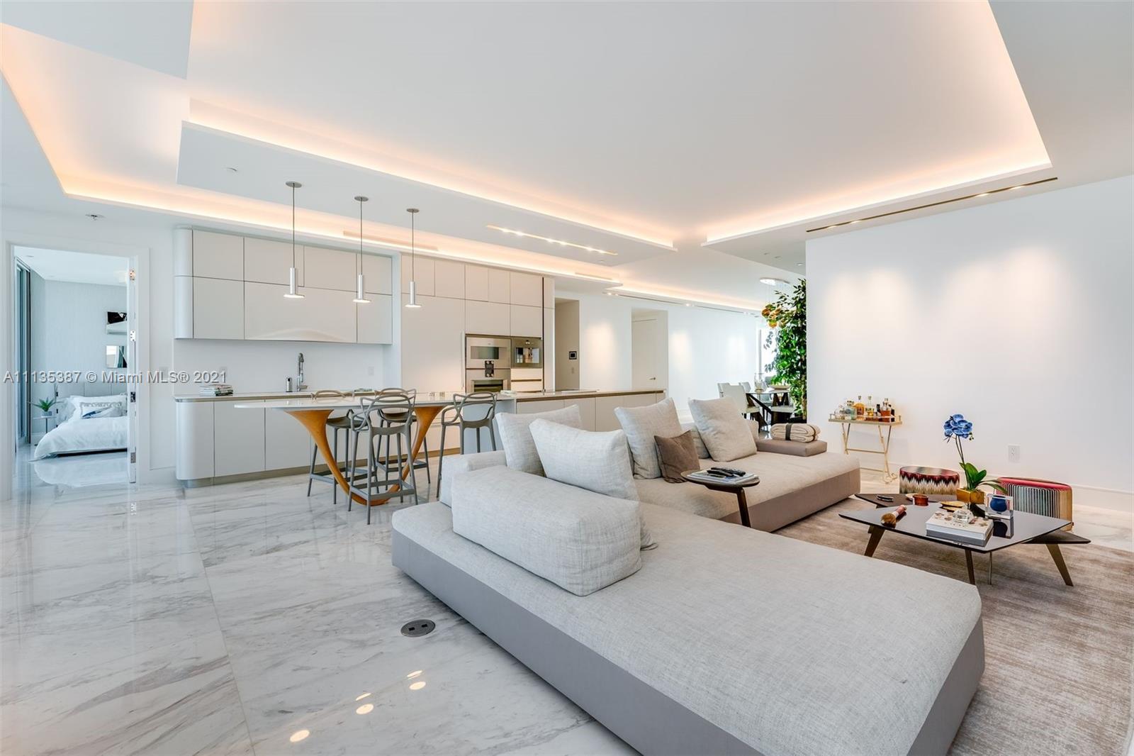 JADE SIGNATURE CONDO - Residential