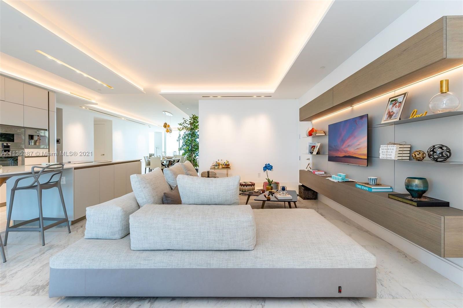 JADE SIGNATURE CONDO - Residential