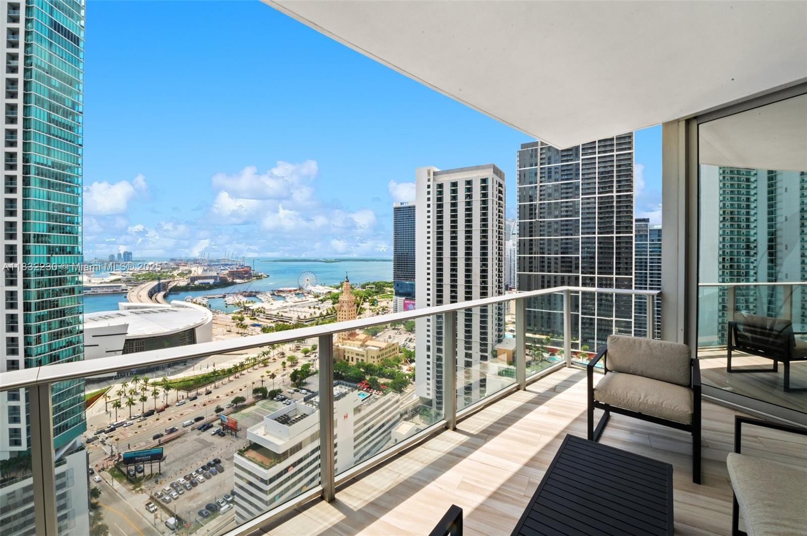 PARAMOUNT MIAMI WORLDCENT - Residential