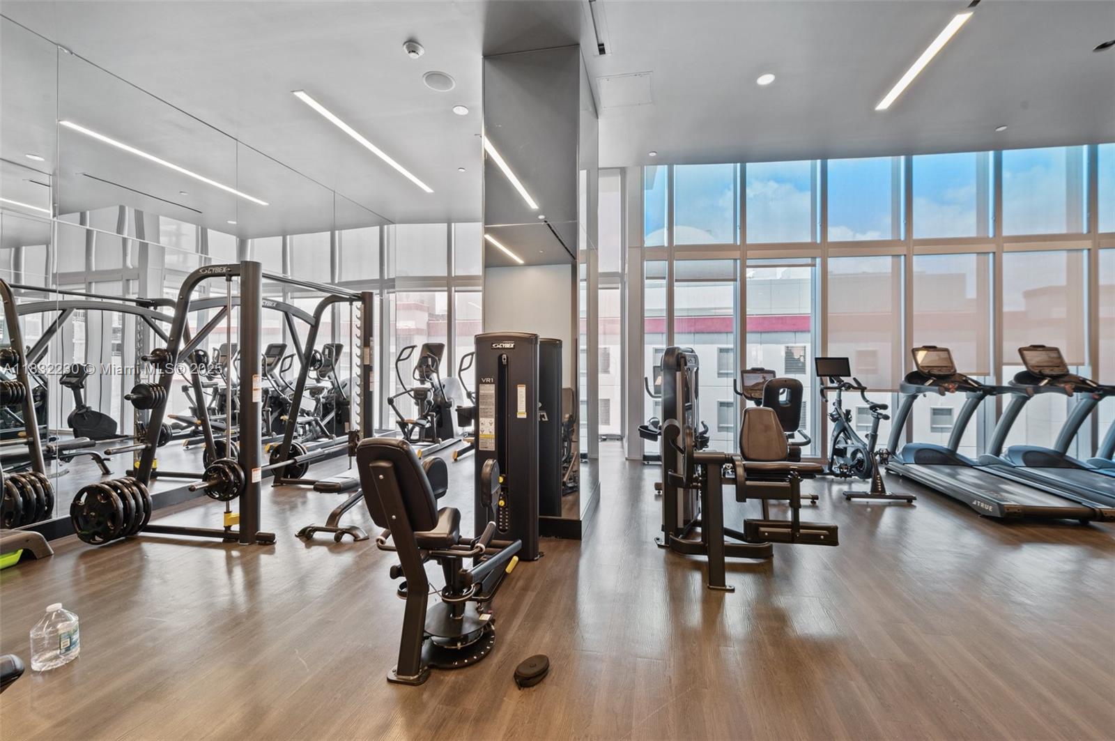 PARAMOUNT MIAMI WORLDCENT - Residential