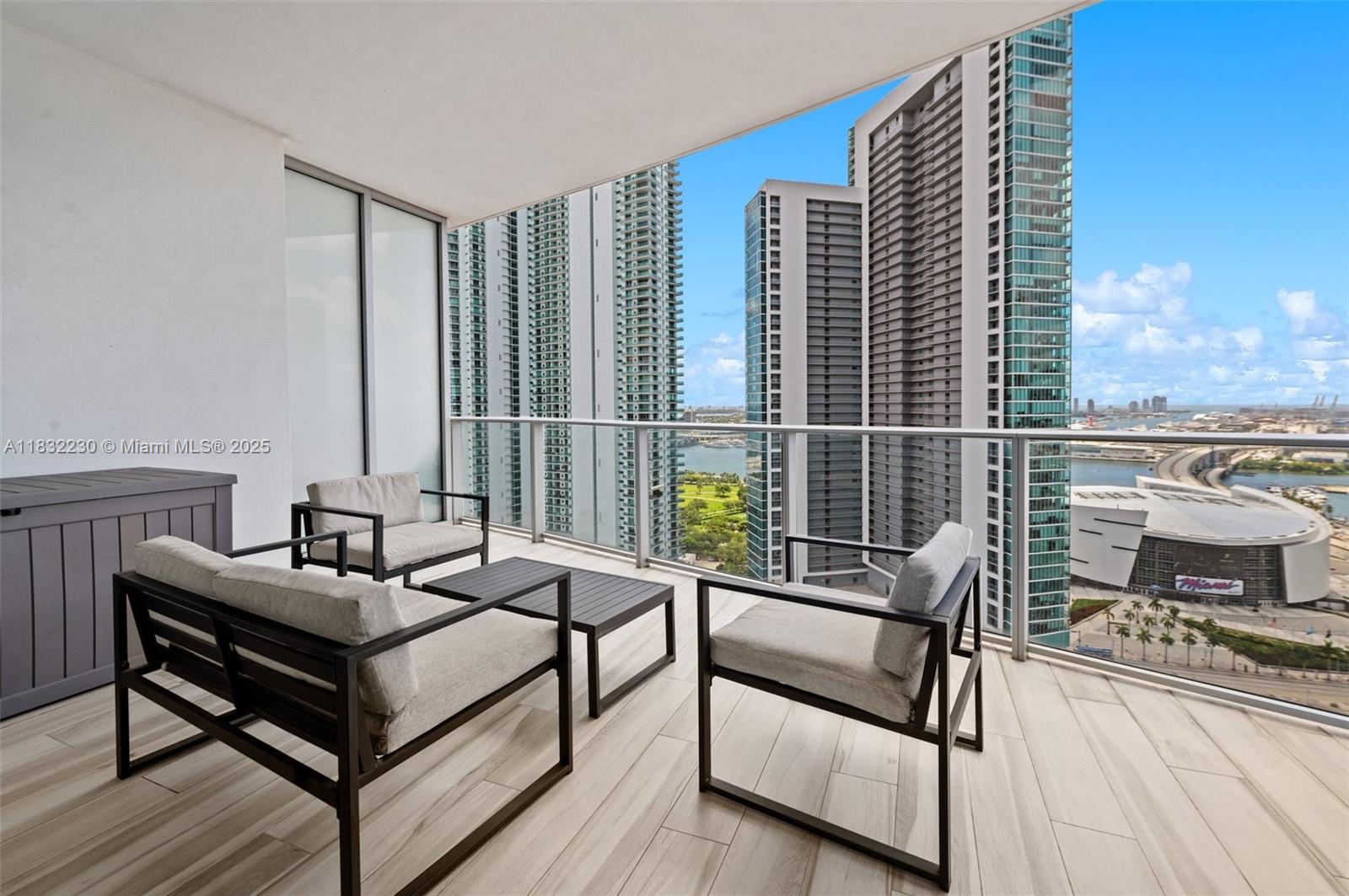 PARAMOUNT MIAMI WORLDCENT - Residential