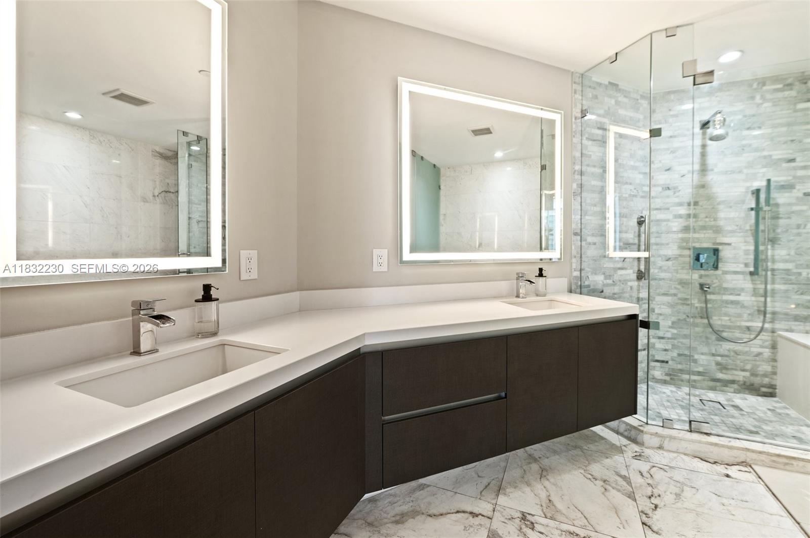 PARAMOUNT MIAMI WORLDCENT - Residential