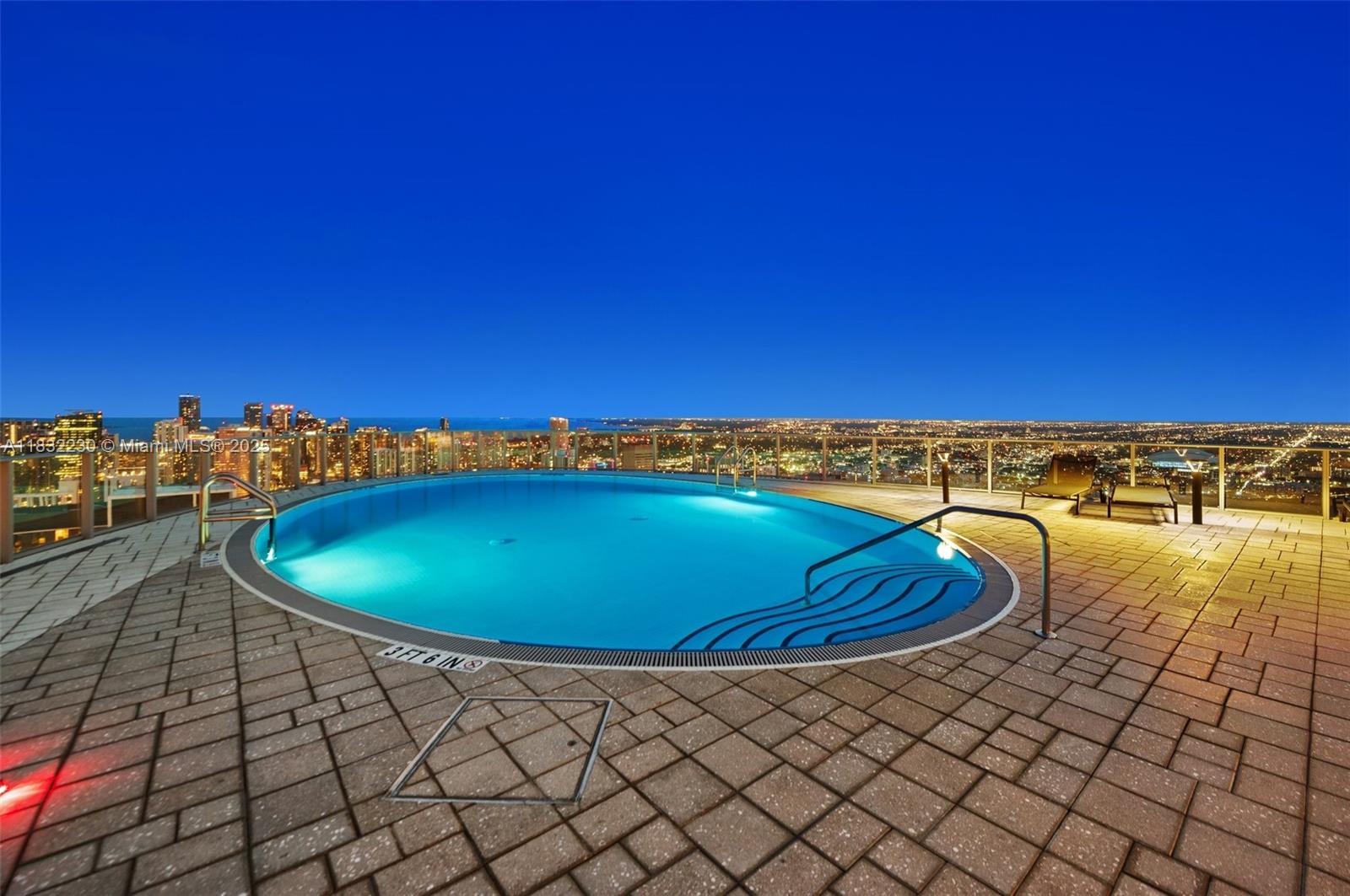 PARAMOUNT MIAMI WORLDCENT - Residential