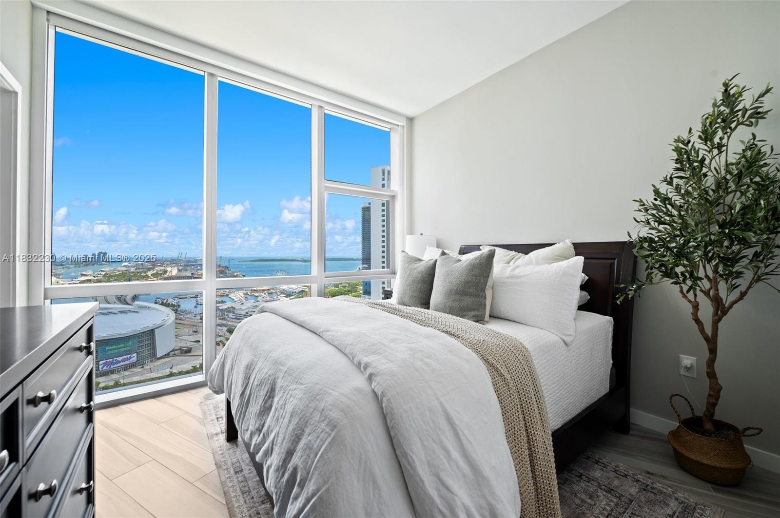 PARAMOUNT MIAMI WORLDCENT - Residential