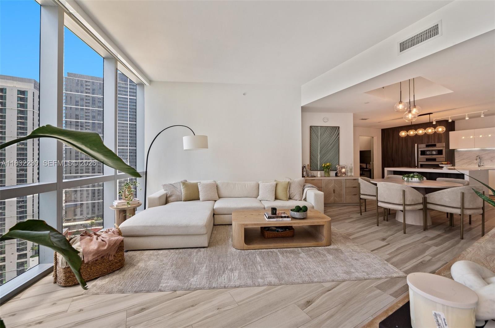 PARAMOUNT MIAMI WORLDCENT - Residential
