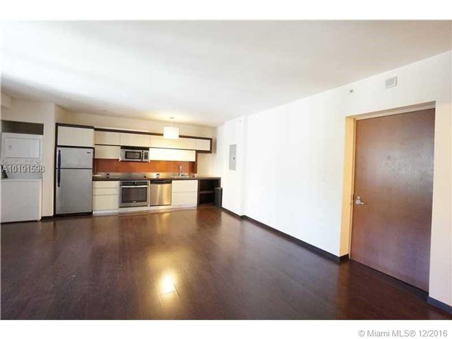 Spacious & pet Friendly 1/1.5 at the Lush Artecity Governor Building. Boasting 734sqft, Italian Kitchen & Bathroom design. Stainless steel appliances, washer/dryer in unit, 1 parking space. 1 block from beach and building offers tons of amenities such as: 2 pools w. private cabanas, state of the art gym & spa facility, social lounge & beach service. Great price for unit this big at The Governor! Motivated Owner. Bring ALL Offers!