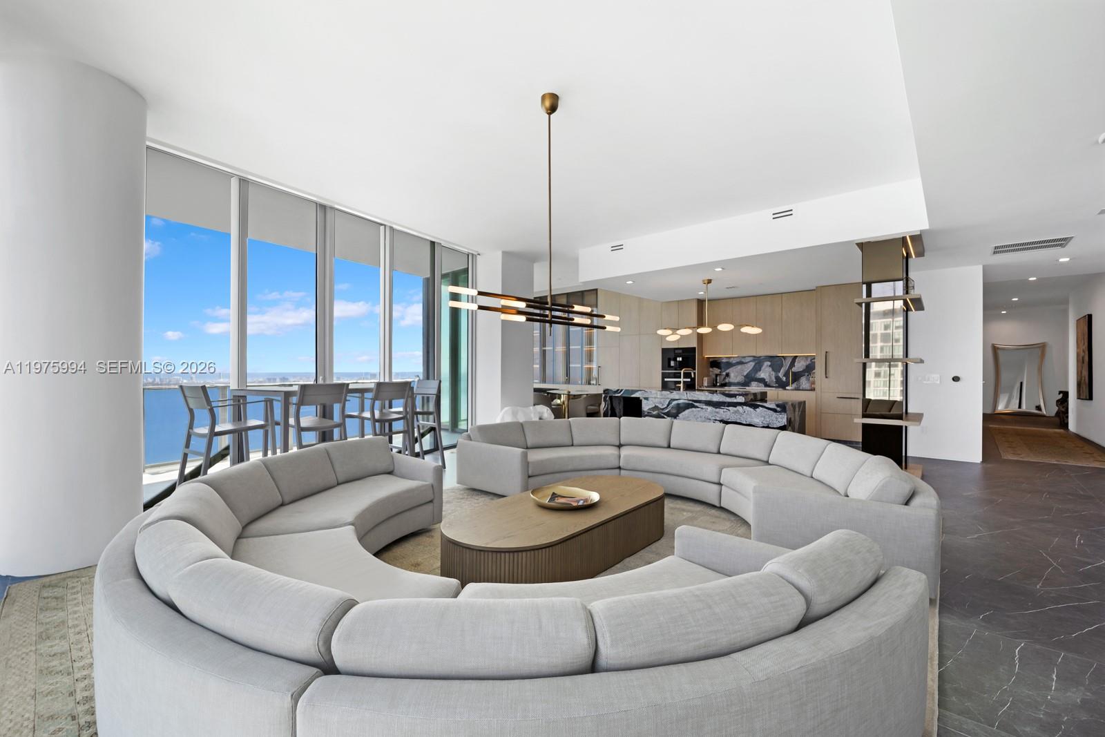 2900 NE 7th Ave UPH-4602