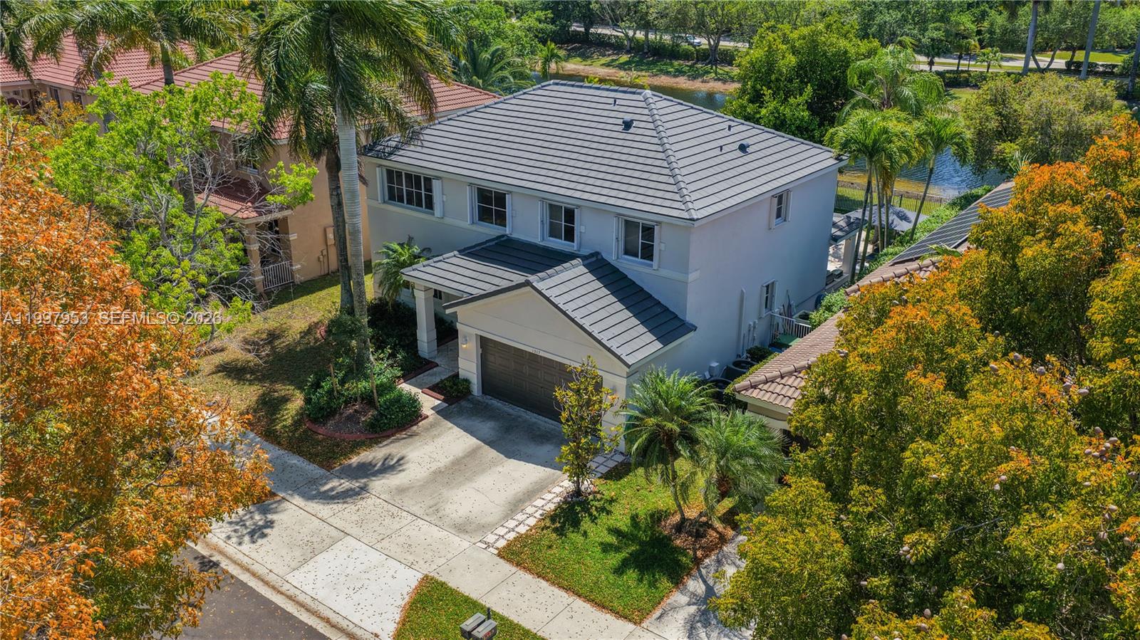 1317 Chenille Cir, Weston, FL, 33327/$1,125,000 2 1317 Chenille Cir