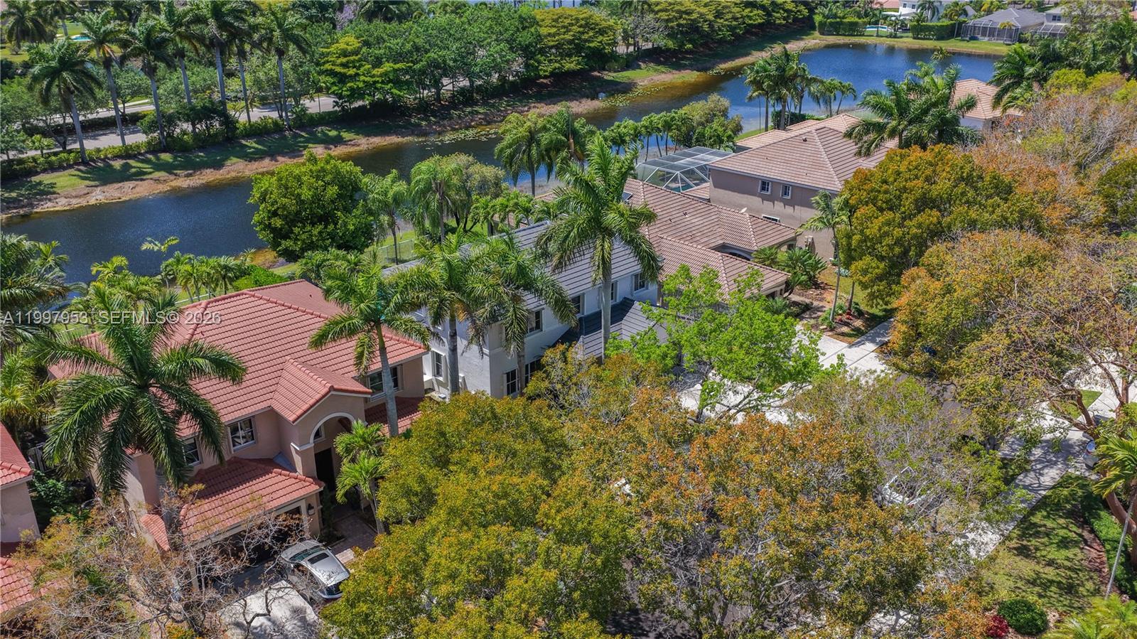 1317 Chenille Cir, Weston, FL, 33327/$1,125,000 4 1317 Chenille Cir